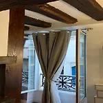 Daire Elegant Retreat By Le Marais Paris
