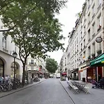 Daire Elegant Retreat By Le Marais