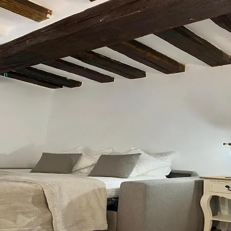 Elegant Retreat By Le Marais Paris
