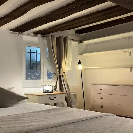 Apartment Elegant Retreat By Le Marais Paris