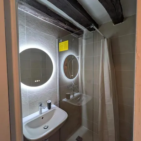 Elegant Retreat By Le Marais Paris